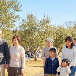 「喪中」って何？お正月のお墓参りや初詣、どう過ごせばいいの？