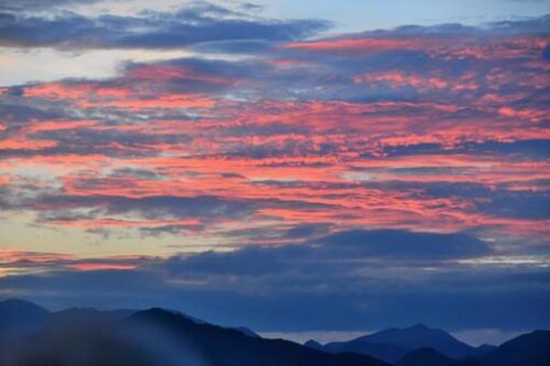 夏の夕焼けがきれいなのはなぜ？空の豆知識